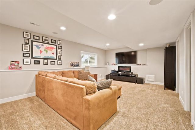 904 Papaw Lane, Pleasant Hill, MO 64080