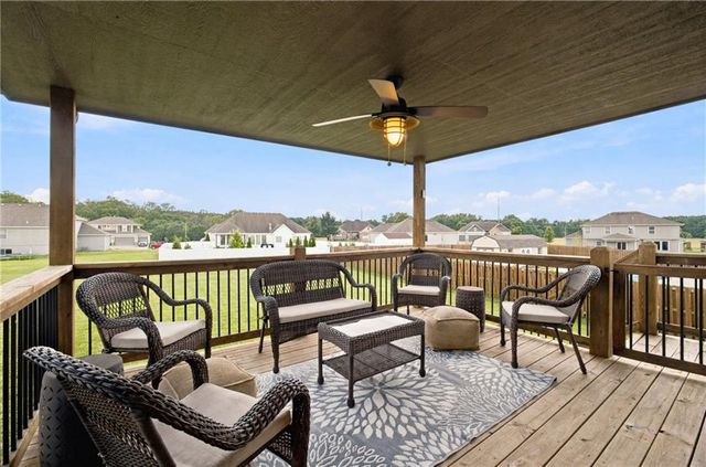 904 Papaw Lane, Pleasant Hill, MO 64080