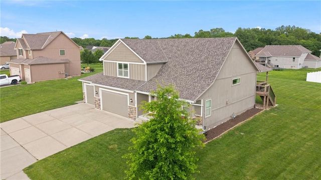 904 Papaw Lane, Pleasant Hill, MO 64080