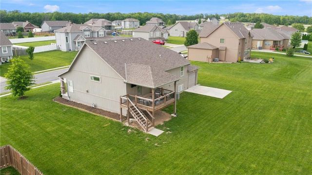 904 Papaw Lane, Pleasant Hill, MO 64080