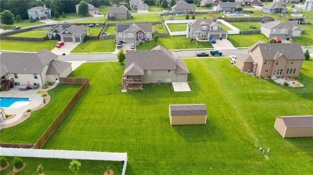 904 Papaw Lane, Pleasant Hill, MO 64080