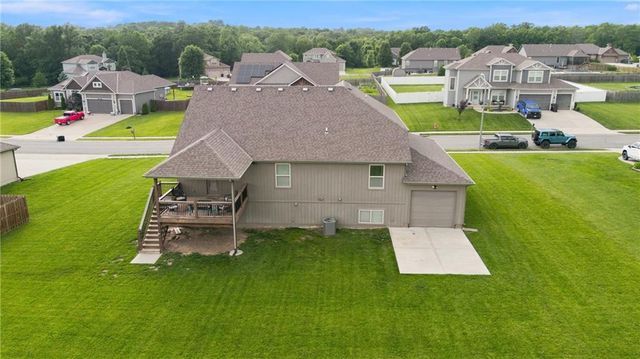 904 Papaw Lane, Pleasant Hill, MO 64080