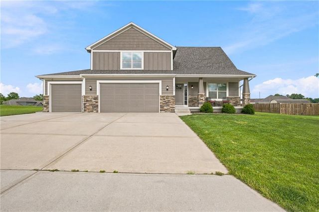 904 Papaw Lane, Pleasant Hill, MO 64080