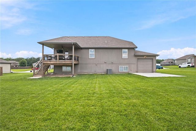 904 Papaw Lane, Pleasant Hill, MO 64080