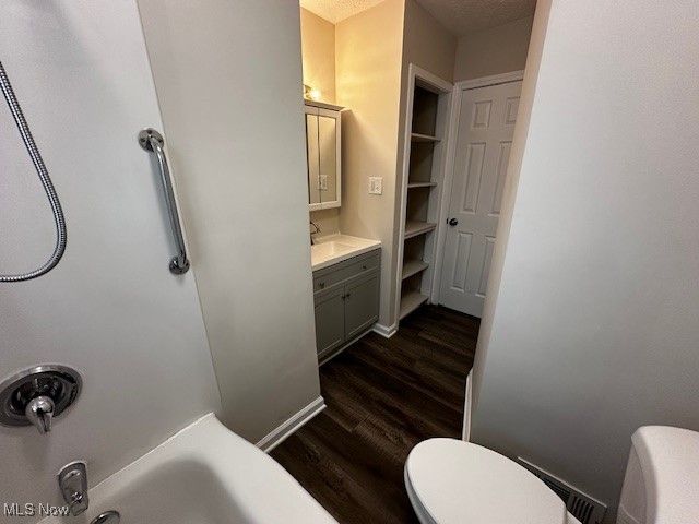 1697 Hawthorne Drive, Mayfield Heights, OH 44124