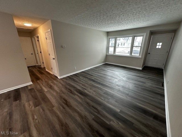 1697 Hawthorne Drive, Mayfield Heights, OH 44124