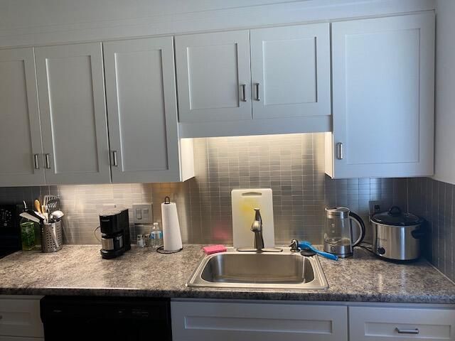 1640 Greenview Drive, Ann Arbor, MI 48103