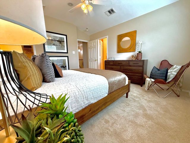 1900 Scofield Ridge PKWY 202, Austin, TX 78727