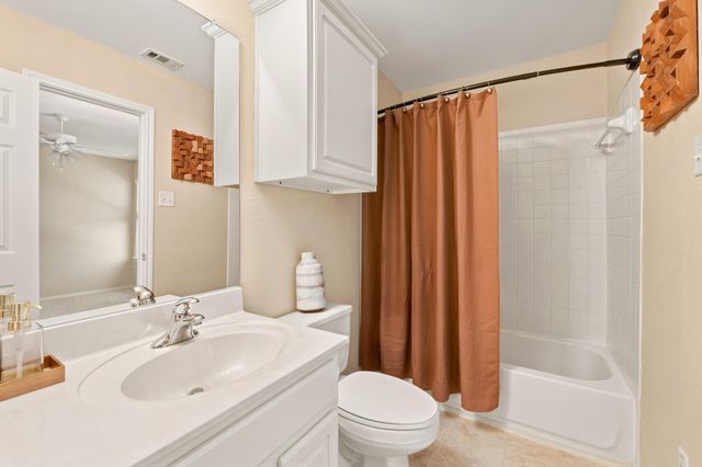 1900 Scofield Ridge PKWY 202, Austin, TX 78727