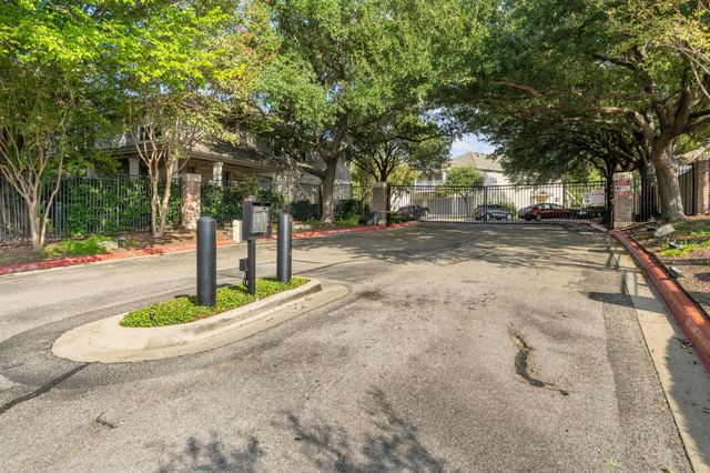 1900 Scofield Ridge PKWY 202, Austin, TX 78727