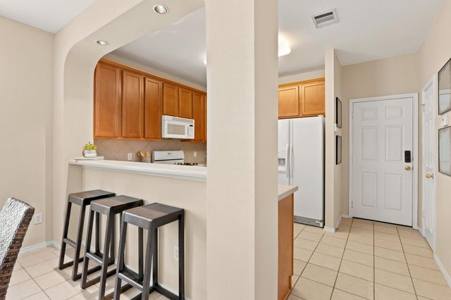 1900 Scofield Ridge PKWY 202, Austin, TX 78727