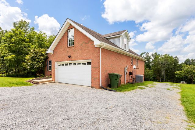 9389 Hi Lo Rd, Bon Aqua, TN 37025
