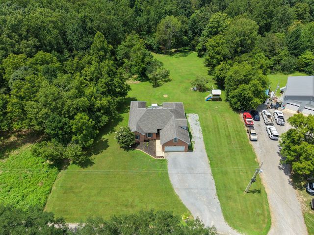 9389 Hi Lo Rd, Bon Aqua, TN 37025