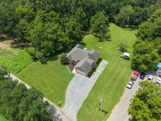 9389 Hi Lo Rd, Bon Aqua, TN 37025