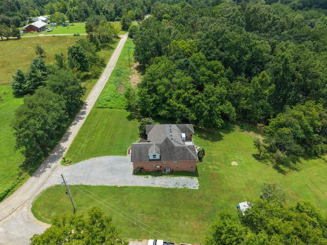 9389 Hi Lo Rd, Bon Aqua, TN 37025