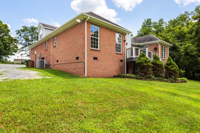 9389 Hi Lo Rd, Bon Aqua, TN 37025