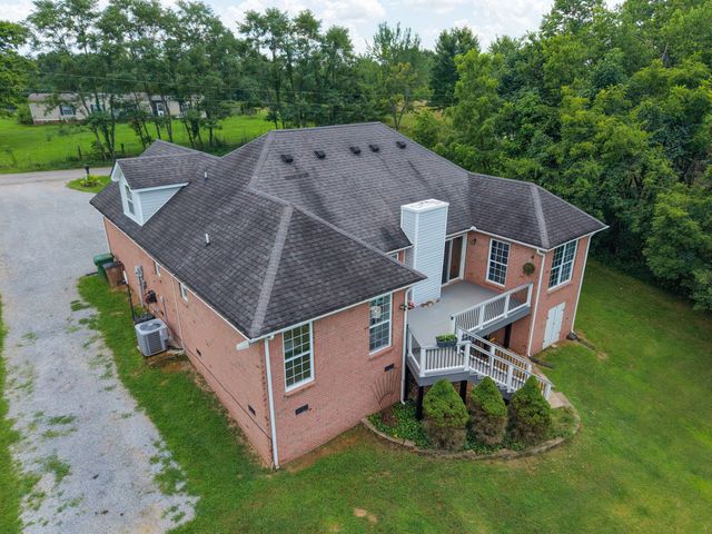 9389 Hi Lo Rd, Bon Aqua, TN 37025