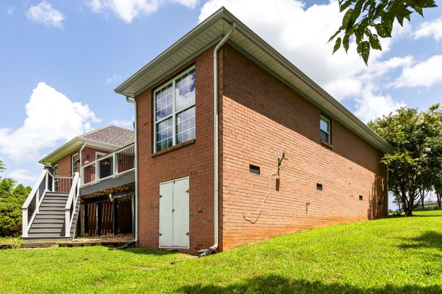 9389 Hi Lo Rd, Bon Aqua, TN 37025