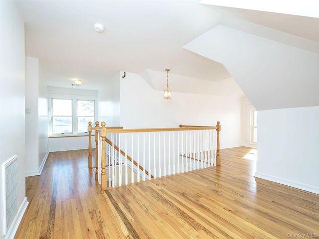 26 Summit Avenue 2, Sea Cliff, NY 11579