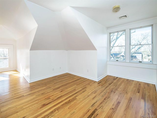 26 Summit Avenue 2, Sea Cliff, NY 11579