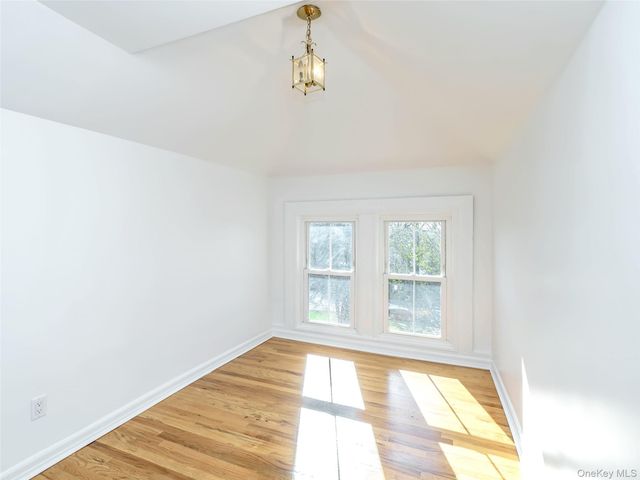 26 Summit Avenue 2, Sea Cliff, NY 11579