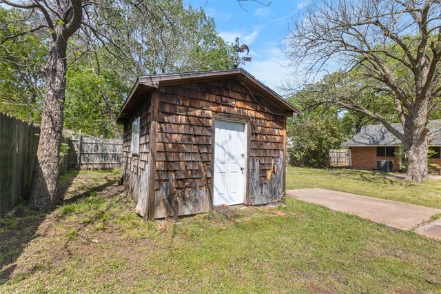 800 Western Hills Drive, Sherman, TX 75092