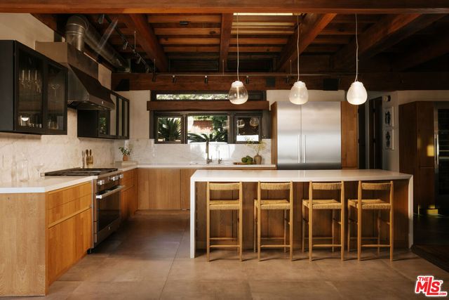30464 Morning View Drive, Malibu, CA 90265