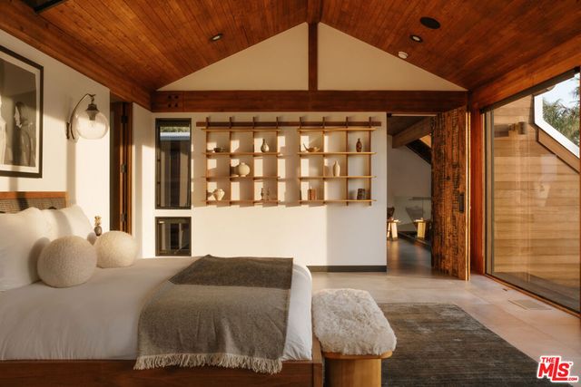30464 Morning View Drive, Malibu, CA 90265