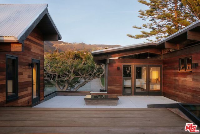 30464 Morning View Drive, Malibu, CA 90265