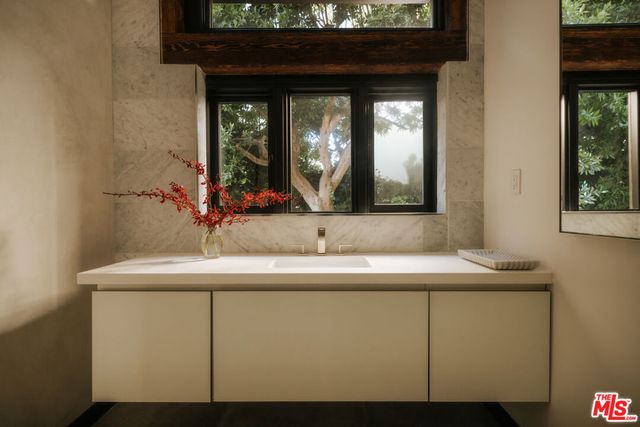 30464 Morning View Drive, Malibu, CA 90265
