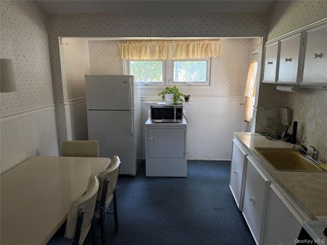 4 Sachs Street, Bay Shore, NY 11706