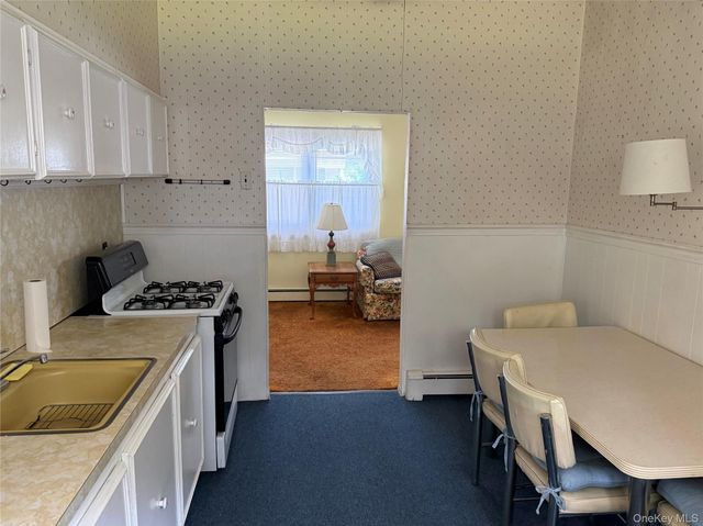 4 Sachs Street, Bay Shore, NY 11706