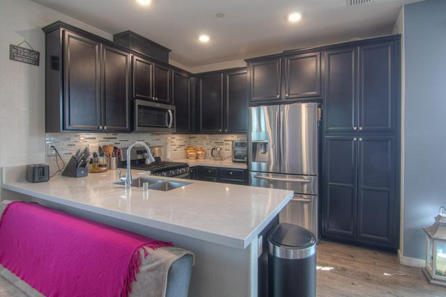 2555 Radar Ln, Sacramento, CA 95834