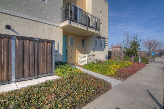 2555 Radar Ln, Sacramento, CA 95834