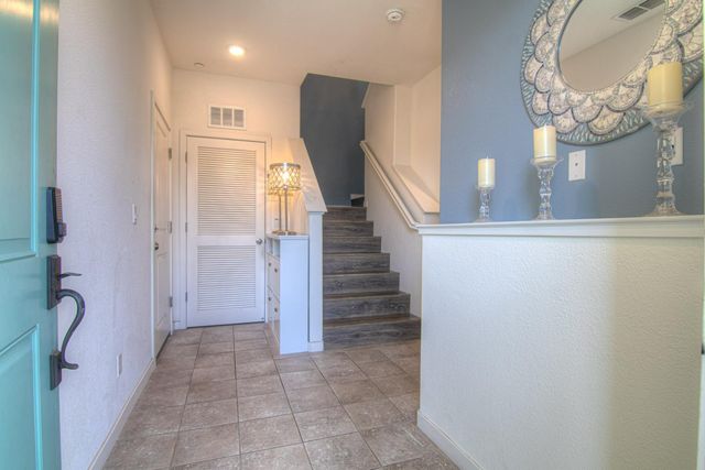 2555 Radar Ln, Sacramento, CA 95834