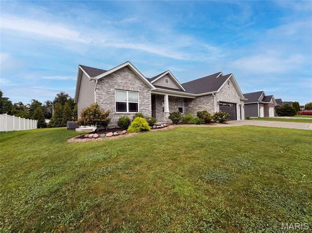 217 Emerald Way, Granite City, IL 62040