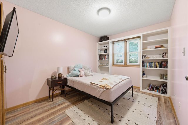 1300 E Cresthill Rd, Derby, KS 67037