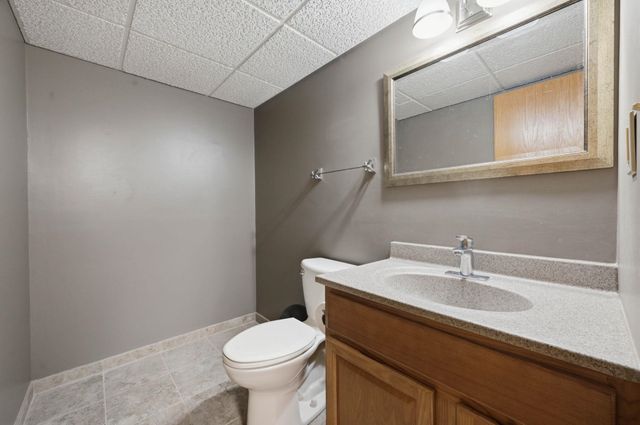 1300 E Cresthill Rd, Derby, KS 67037