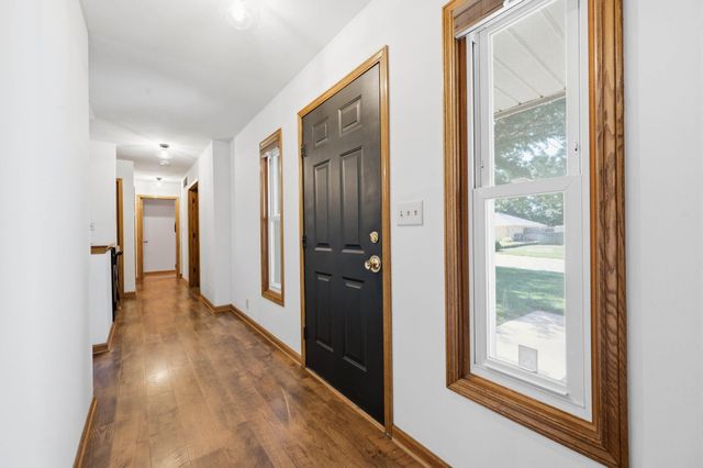 1300 E Cresthill Rd, Derby, KS 67037