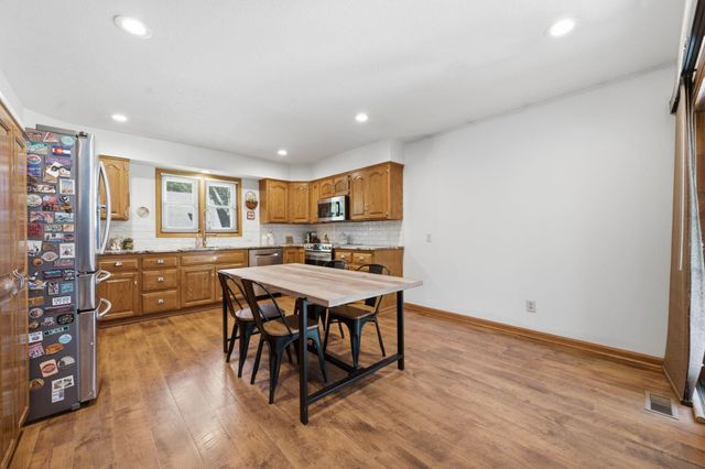 1300 E Cresthill Rd, Derby, KS 67037