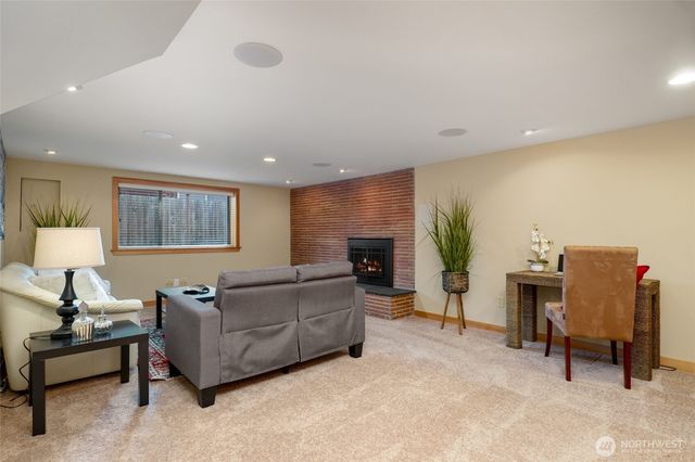336 N 160th Street, Shoreline, WA 98133