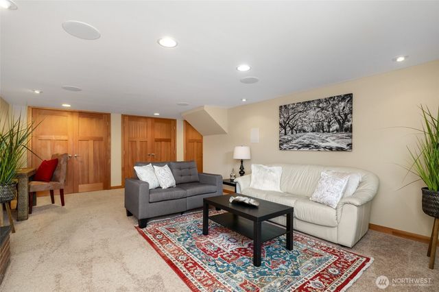 336 N 160th Street, Shoreline, WA 98133