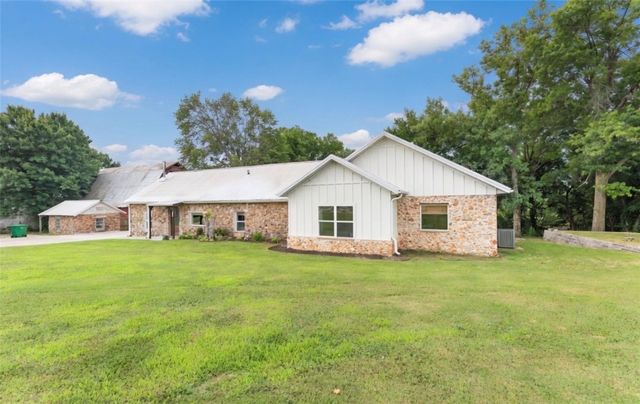 453 Goose Creek Road, Farmington, AR 72730