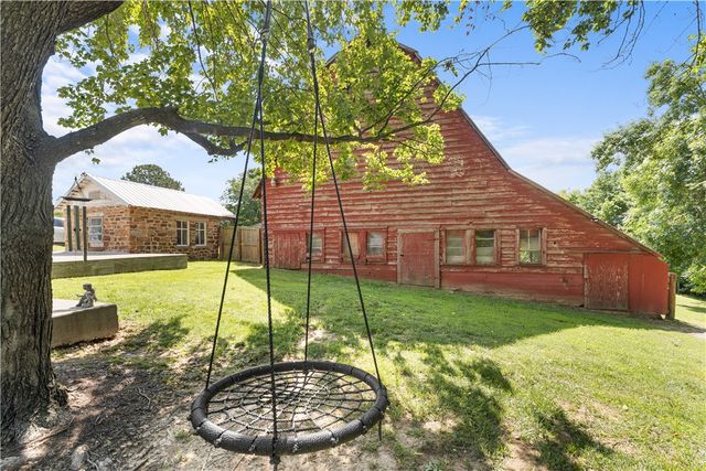 453 Goose Creek Road, Farmington, AR 72730