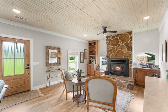 453 Goose Creek Road, Farmington, AR 72730