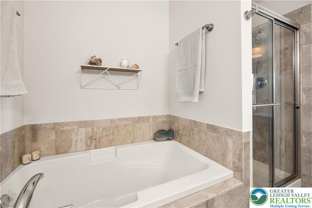 944 Swallow Tail Lane, Upper Macungie Twp, PA 18031