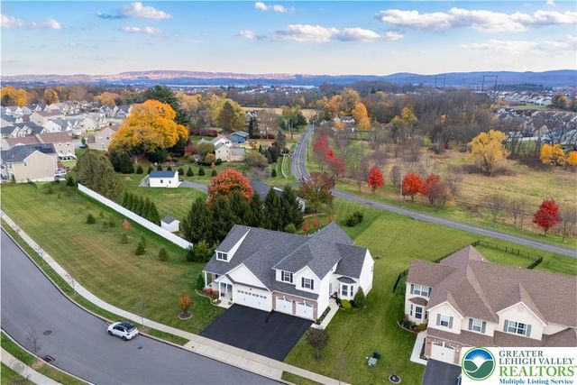 944 Swallow Tail Lane, Upper Macungie Twp, PA 18031