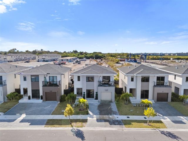 209 NW 13th Place, Florida City, FL 33034