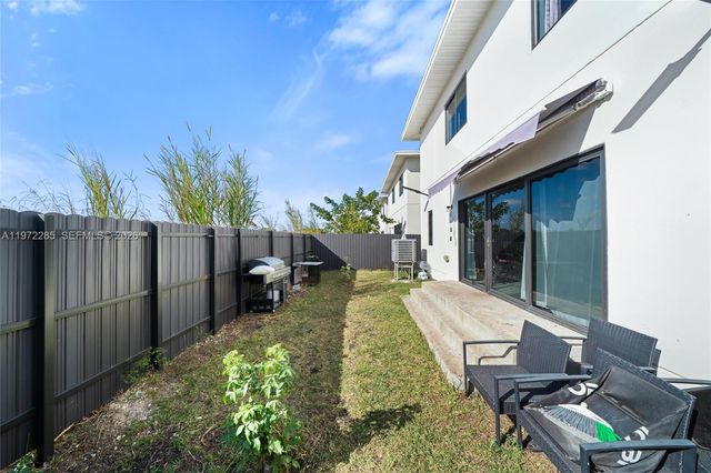 209 NW 13th Place, Florida City, FL 33034