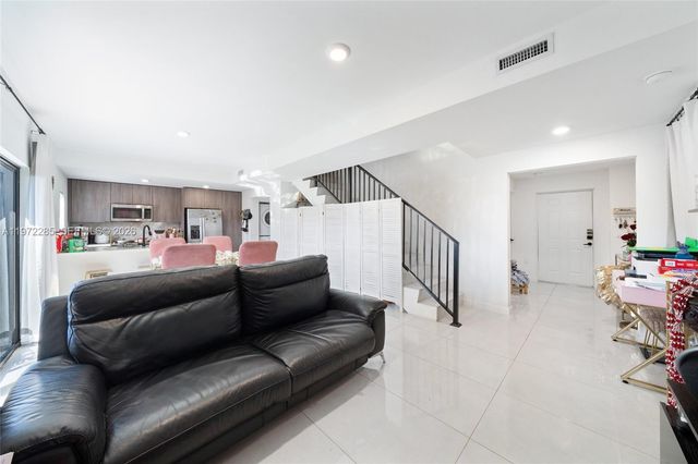 209 NW 13th Place, Florida City, FL 33034